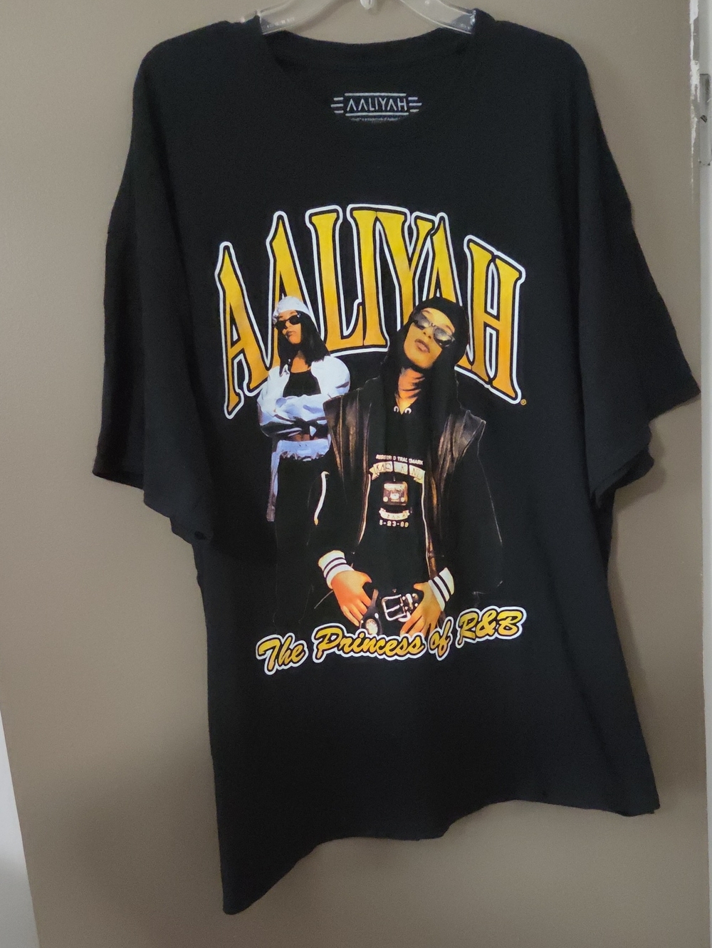 Aaliyah Black Short Sleeve Graphic Tee
